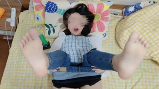 叨税最I享受生活激情3P享受兩位小哥的急速抽插激情上位浪蕩呻吟表情騷