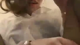 Stepson操了卡在桌子下的风骚熟女继母