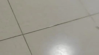 再约前天气质不错妹子，沙发舌吻调情舔奶子69口交上位骑乘，侧入猛操呻吟娇喘