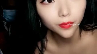 黑丝露脸情趣娇嫩的小妹子被纹身大哥在床上无情蹂躏，淫声荡语听指挥各种调教，多体位蹂躏抽插骚逼特写展示