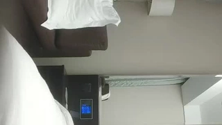白富美也就这样而已！平日气质的像猫...关上房门变身饥渴猛兽！吞了之后讚不绝口：好吃