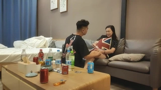 极品女神重磅首发超颜值SSS级甜美女神婕咪』我喜欢在学长的胯下穿着制服让学长插入乱操