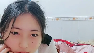 制服甜美妹子，服務太差了，還炒起來了