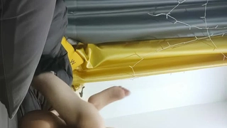 无毛少女被一个兴奋的男人操