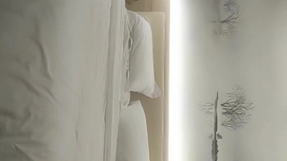 金发美女参与古怪的女同性恋和三人行行动