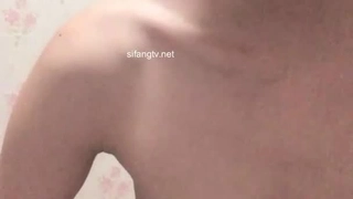 Karups - 欲求不满的房客卡梅隆 卡内拉上了他们的儿子